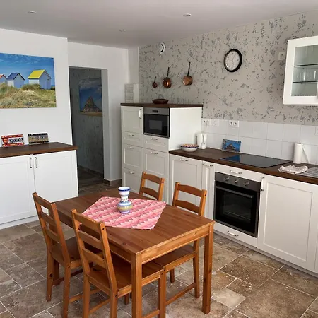 La Maison Des Amis En Normandie Апарт-отель Pontfarcy