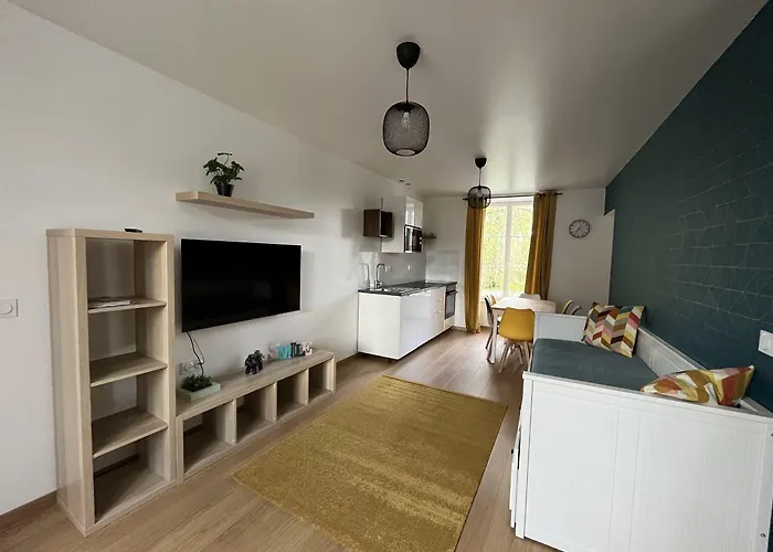 Aparthotel La Maison Des Amis En Normandie 3*